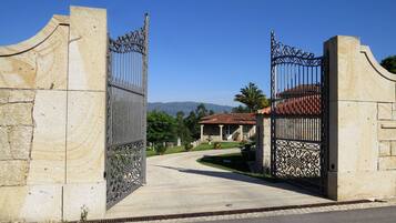 Enceinte de lâhĂ©bergement