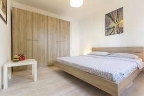4 Schlafzimmer, Reisekinderbett, kostenloses WLAN, Bettwäsche