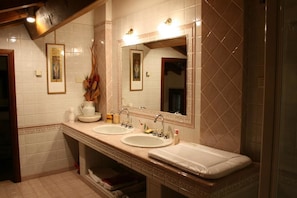 Bathroom - B&B La Bugia di Villa Tanzi (Parma)