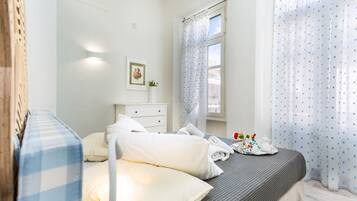 4 habitaciones, caja de seguridad en la habitación y escritorio