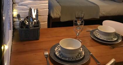 The Bolthole - Cosy & atmospheric studio, garden, fantastic location!