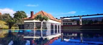 Villa Prazeres - Wifi gratuit, piscine privée, jardin, barbecue entre la mer et les montagnes