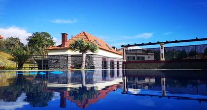 Villa Prazeres - Free Wifi, privater Pool, Garten, Grill zwischen dem Meer und den Bergen