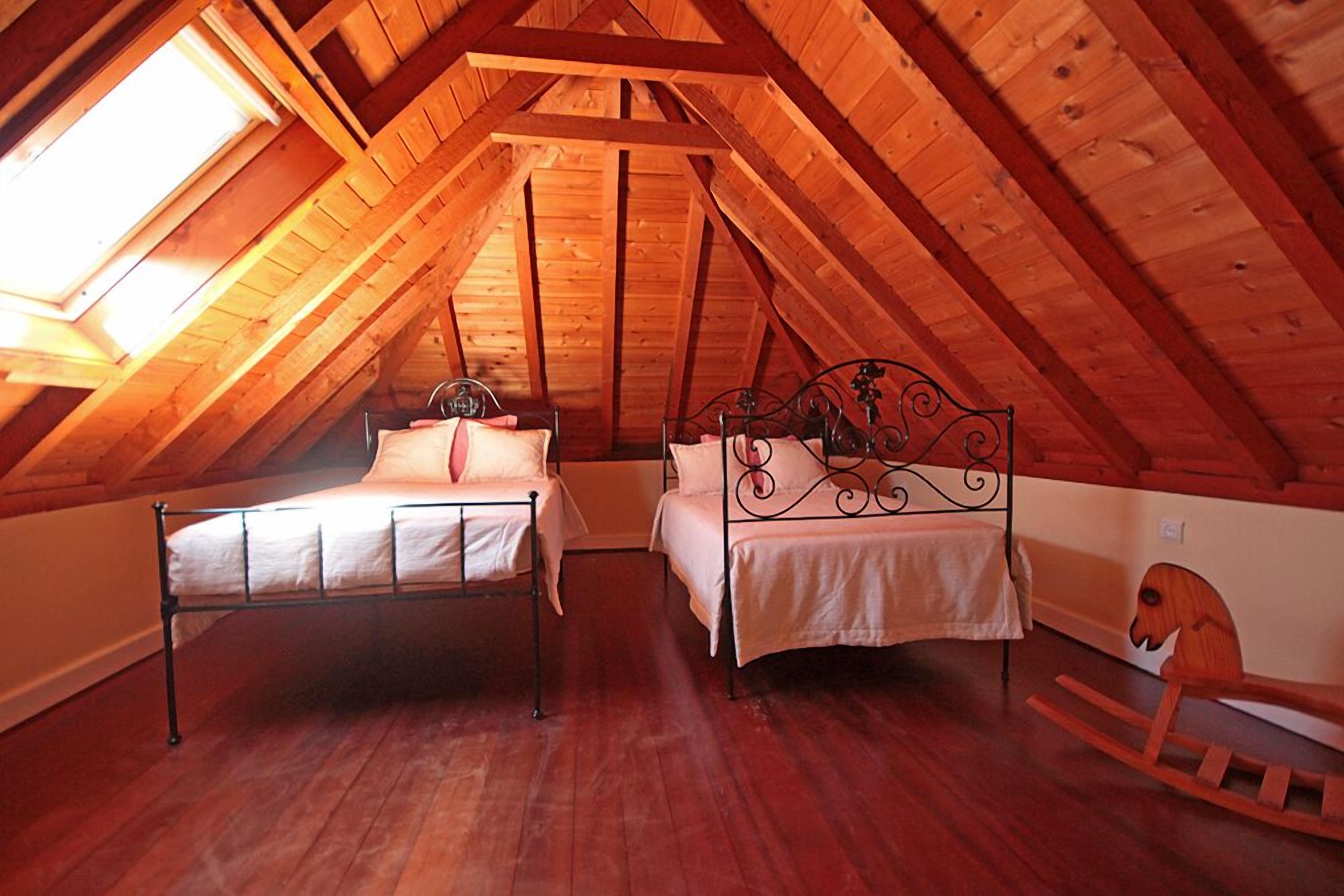 3 slaapkamers, een strijkplank/strijkijzer, wifi, beddengoed