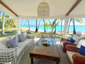 Outdoor dining - Villa Eva - close to one of the best beaches in Mauritius, maid cooking lunch (Bellemare Plage)