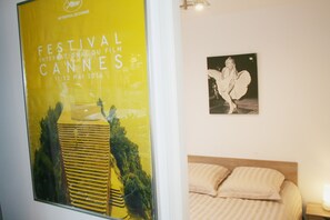 1 chambre, fer et planche à repasser, Wi-Fi gratuit, draps fournis