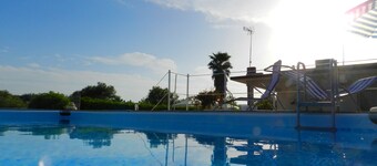 Rainbow Holiday Home - Villa y piscina relajantes a 12 km de Siracusa -