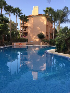 Utomhuspool