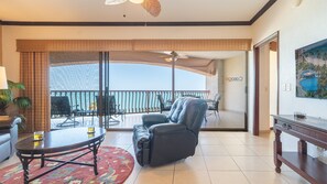 Smart TV, reproductor de DVD, libros y estéreo 