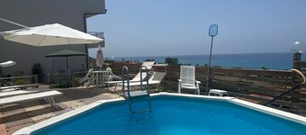 Holiday apartments 200 meters from the sea with private access to the beach