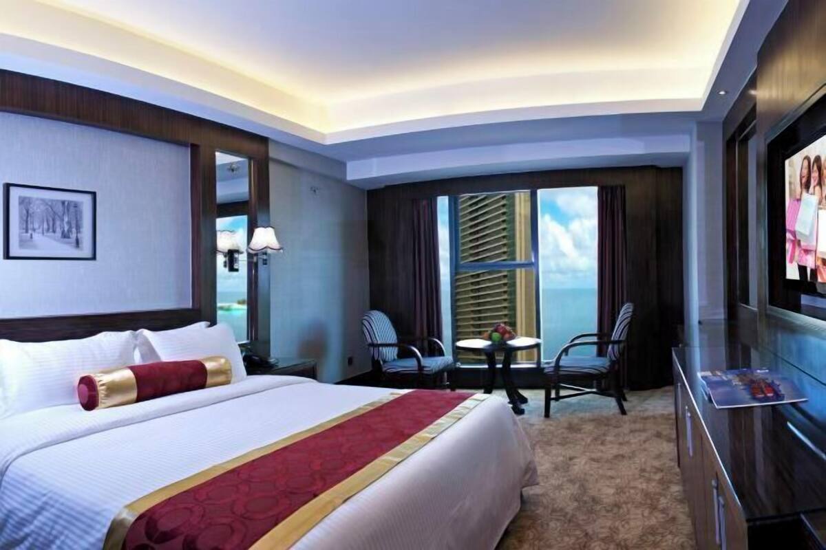 Minibar, in-room safe, desk, blackout curtains