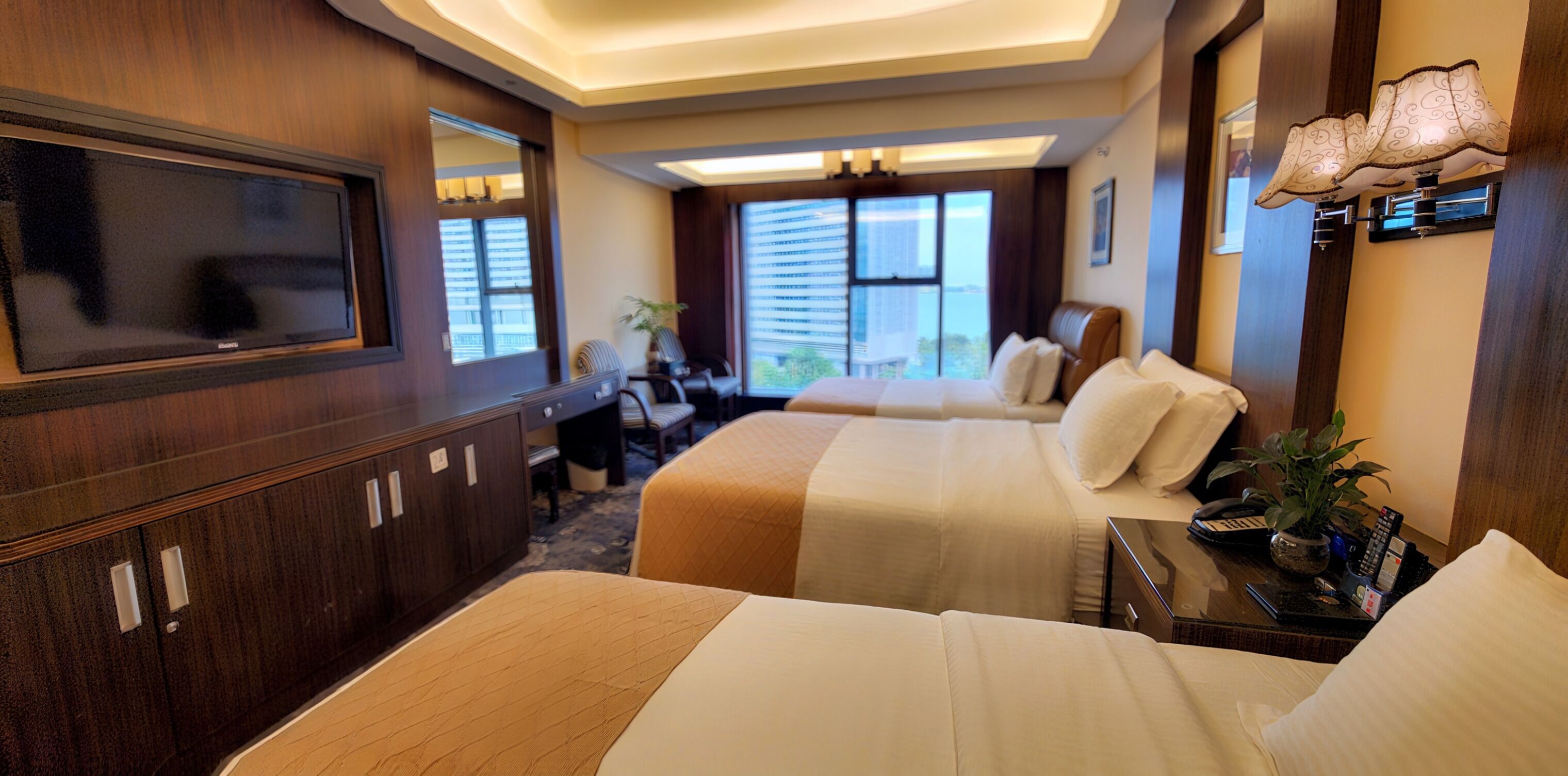 Zimmer (Triple) | Minibar, Zimmersafe, Schreibtisch, Verdunkelungsvorhänge