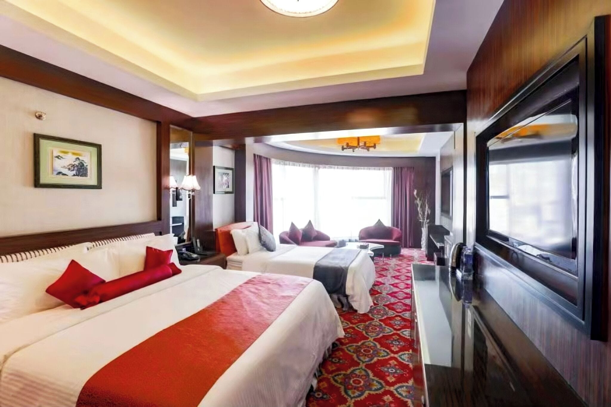 Deluxe Room (Family) | Minibar, in-room safe, desk, blackout curtains