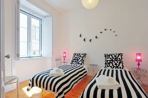 2 bedrooms, iron/ironing board, free WiFi, bed sheets - Travessa III - glamour in Lisbon's historic center (Lisbon)