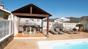 Outdoor dining - Traditional Canarian house with private pool in Vegas Valsequillo (las vegas de valsequillo)
