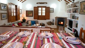 Dining - Traditional Canarian house with private pool in Vegas Valsequillo (las vegas de valsequillo)
