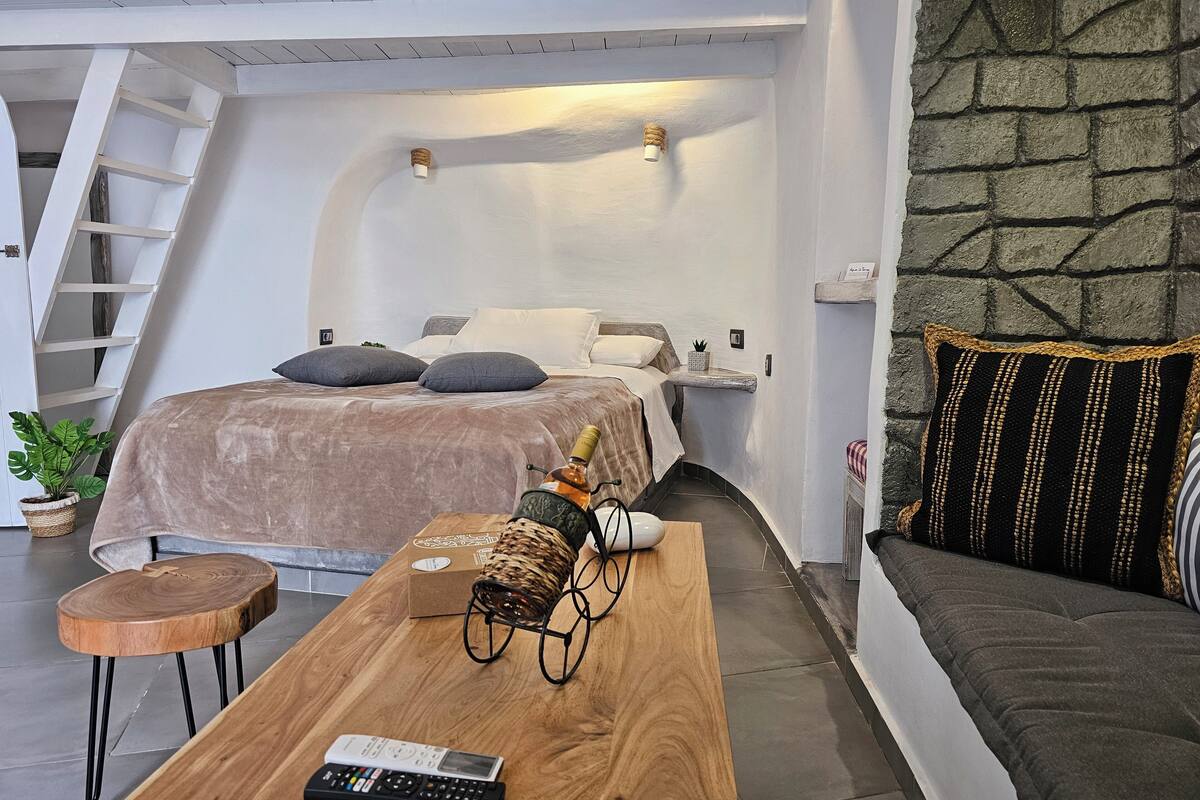 house, 2 bedrooms, outdoor jetted tub, sea view | premium bedding, down duvets, memory-foam beds, in-room safe