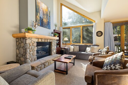 Lovely 3 Schlafzimmer, 3 Story Townhome In der Nähe der Pisten mit einer privaten Hot Tub!