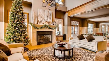 Smart TV, chimenea, videojuegos y reproductor de DVD