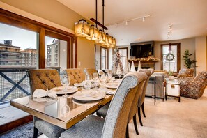 Dining - Luxury_X-MAS Avail_SPEC'L PRICING_Mountain VIEW_Main Street Station_HotTub &Pool (Breckenridge)