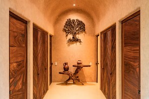 Interior - Luxe Beach Villa in Exclusive Oceanfront Community (Huatulco)