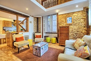 TV, DVD player - Travessa I-Charm in historic Alfama (Lisbon)