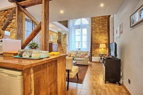 Travessa I-Charm in historic Alfama