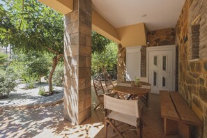 Terrace/patio - Modern & Cozy 2-floor Maisonette (Troizinia)