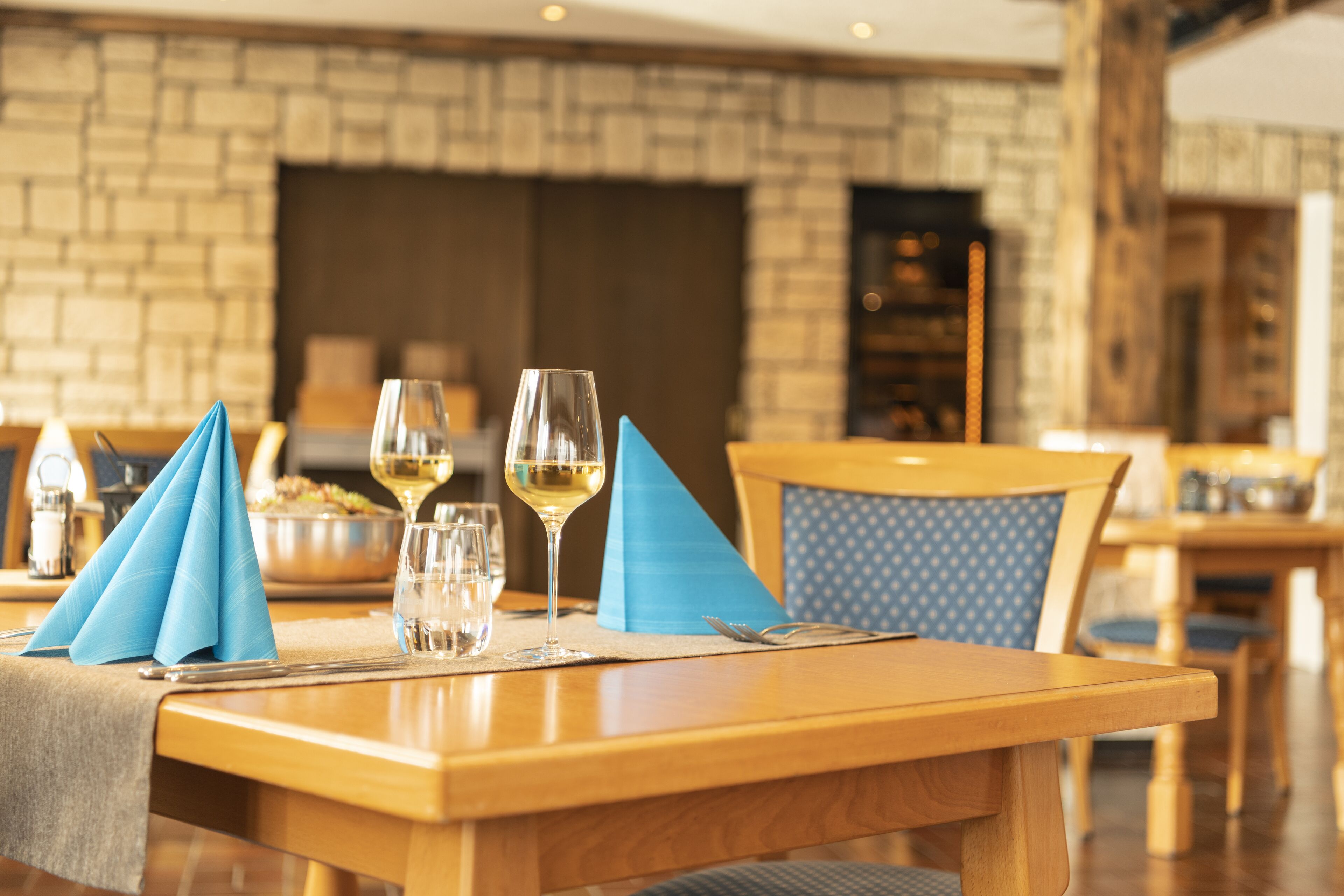 lunch and dinner served, al fresco dining