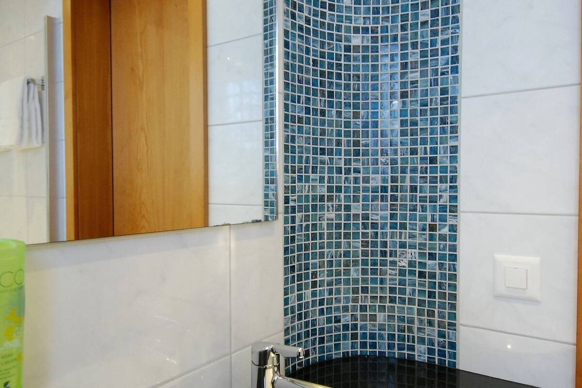 double room | bathroom | free toiletries, hair dryer, towels