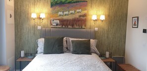 1 chambre, fer et planche à repasser, Wi-Fi gratuit, draps fournis