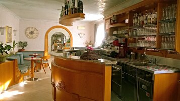 Bar (en el alojamiento)