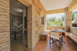 Terrace/patio - Family Summer Home near Beach (Galatas)
