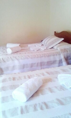 Free WiFi, bed sheets