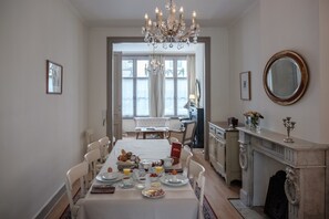 รวมอาหารเช้าแบบคอนติเนนทัล ทุกวัน