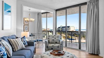 Smart-tv, een dvd-speler en boeken