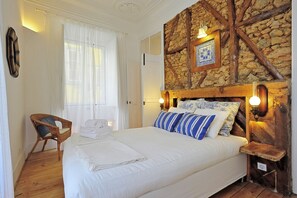 3 bedrooms, in-room safe, iron/ironing board, free WiFi