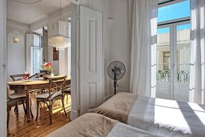 3 多间卧室、客房内保险箱、熨斗/熨衣板、免费 WiFi