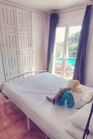 3 bedrooms, iron/ironing board, travel cot, WiFi