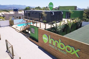 Front of property - Innbox - Praia Do Rosa - Hostel (Imbituba)