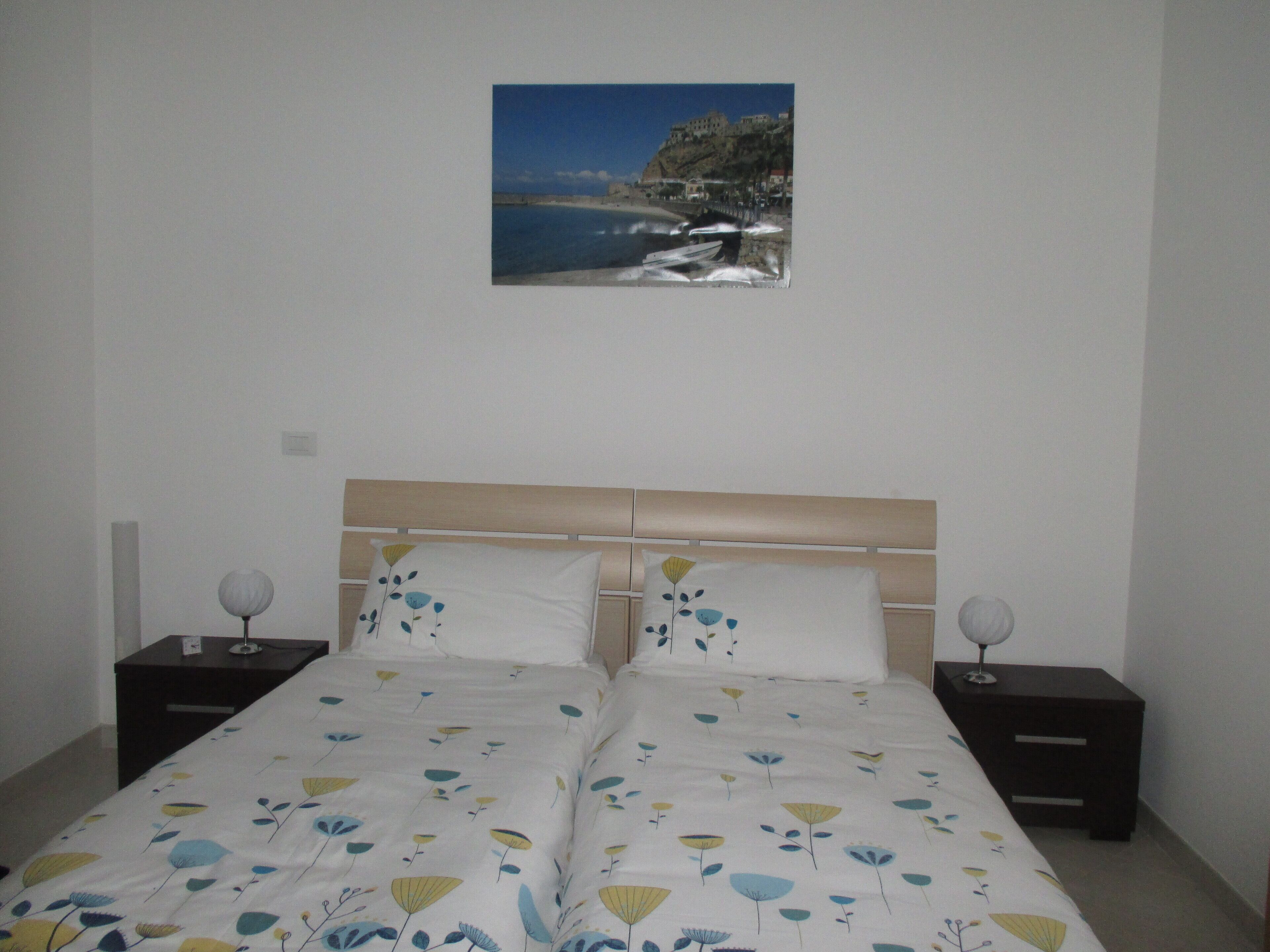 1 habitación, tabla de planchar con plancha, wifi y ropa de cama 