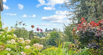 Derwent House ideal for groups or a special occasion. All prices fully inclusive