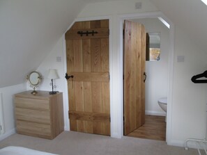 2 soverom, strykejern/-brett, wi-fi (inkludert) og sengetøy