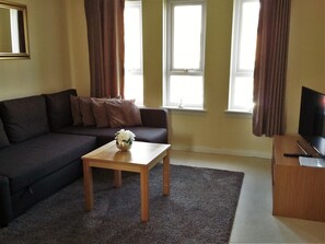 Apartment, 2 Bedrooms | Living room
