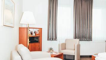 Habitación doble superior de uso individual | Ropa de cama de alta calidad y minibar