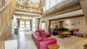 TV, fireplace, DVD player