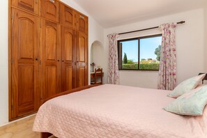 3 多间卧室、熨斗/熨衣板、免费 WiFi、床单