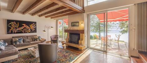 TV, peis og bordtennis