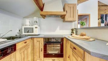 Kühlschrank, Ofen, Geschirrspüler, Toaster