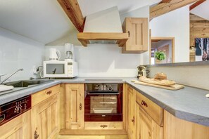 Fridge, oven, dishwasher, toaster